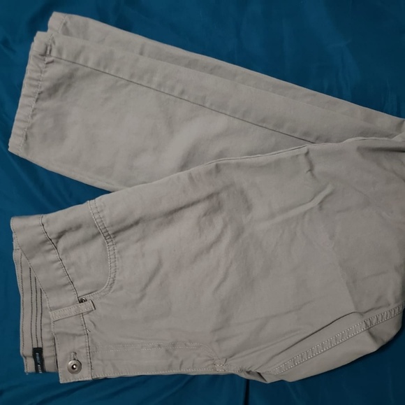 VAN HEUSEN STUDIO SIZE 32X30 - Picture 3 of 3